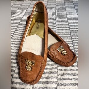 🚨Sold!!! Michael Kors Tan Leather Loafers with Gold Accents